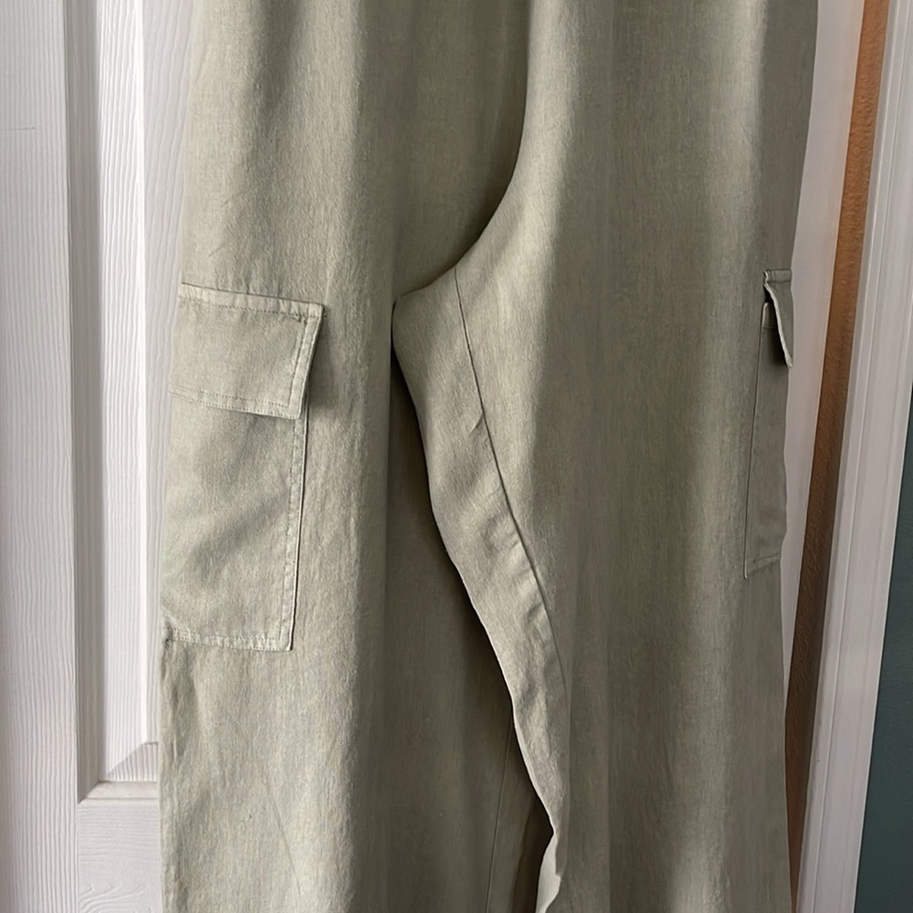 Linen Blend Wide Legged Pants - Picture 4 of 9